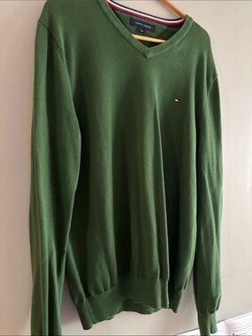 Tommy Hilfiger Men's Green V-Neck Sweater with Signature Flag